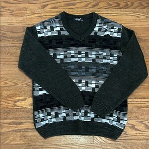 Scottish Wool Sweater by Atam Men’s 38 Patterned V-Neck Sweater in Black/Green